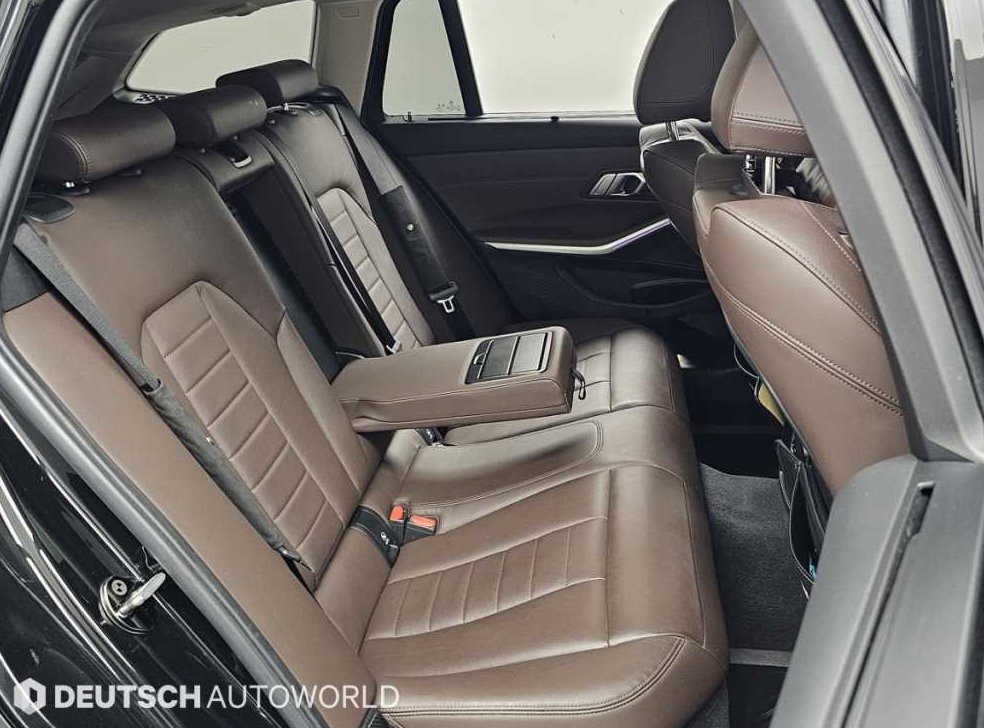 BMW 3시리즈 320i 투어링 럭셔리 사진 12