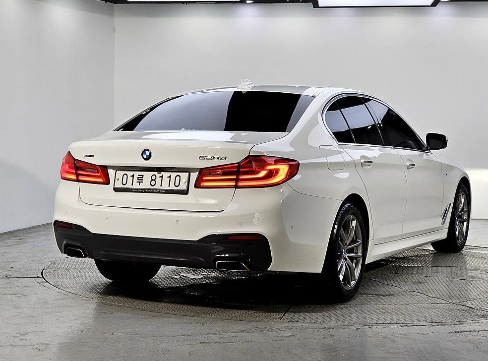 BMW 5시리즈 520d xDrive M 스포츠 플러스 사진 4