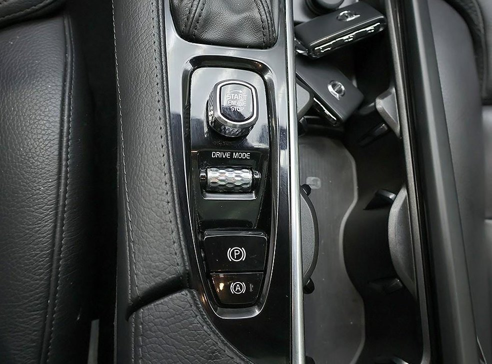 볼보 XC90 2.0 T6 AWD 사진 15