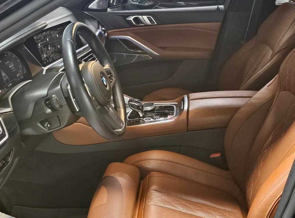 BMW X6 M50i 사진 10