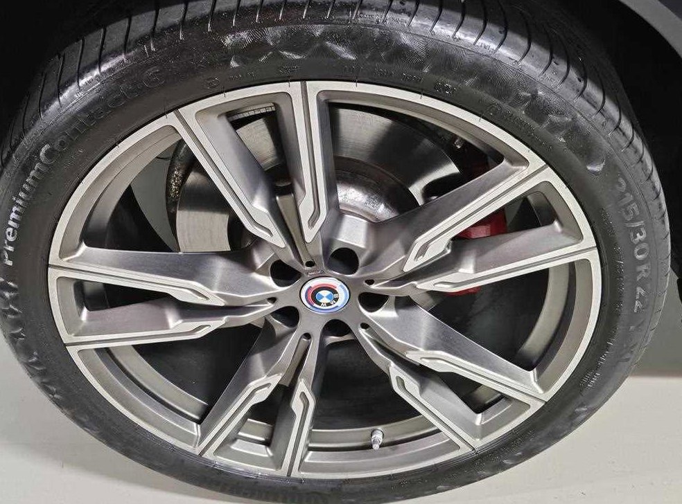 BMW X6 M50i 사진 17