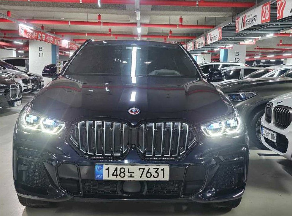 BMW X6 M50i 사진 2