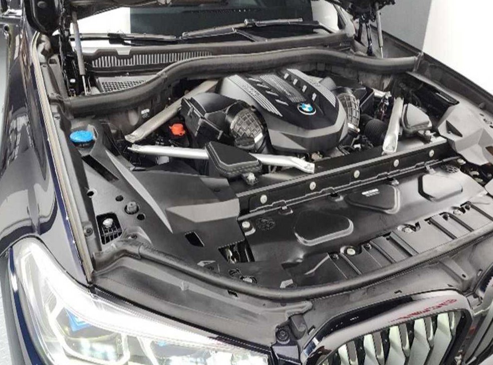 BMW X6 M50i 사진 20