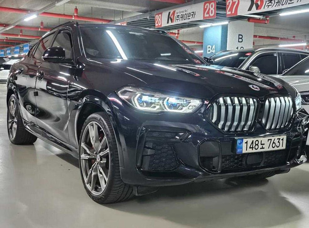 BMW X6 M50i 사진 3