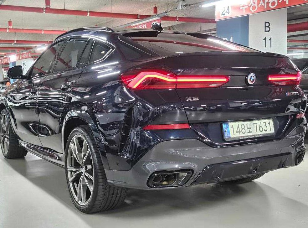 BMW X6 M50i 사진 4