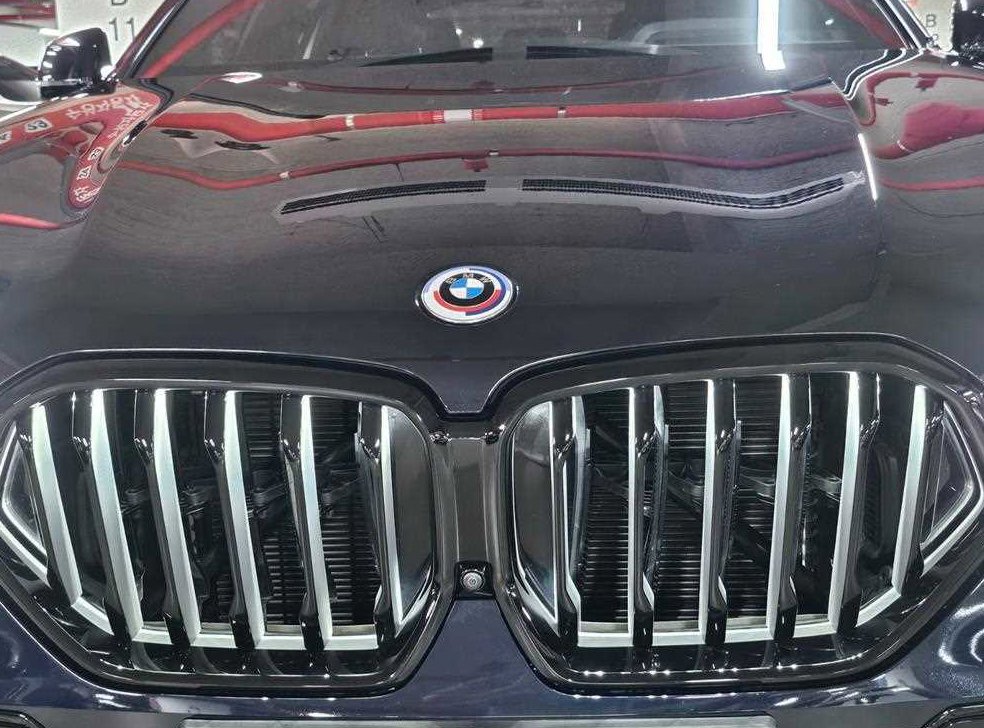BMW X6 M50i 사진 8