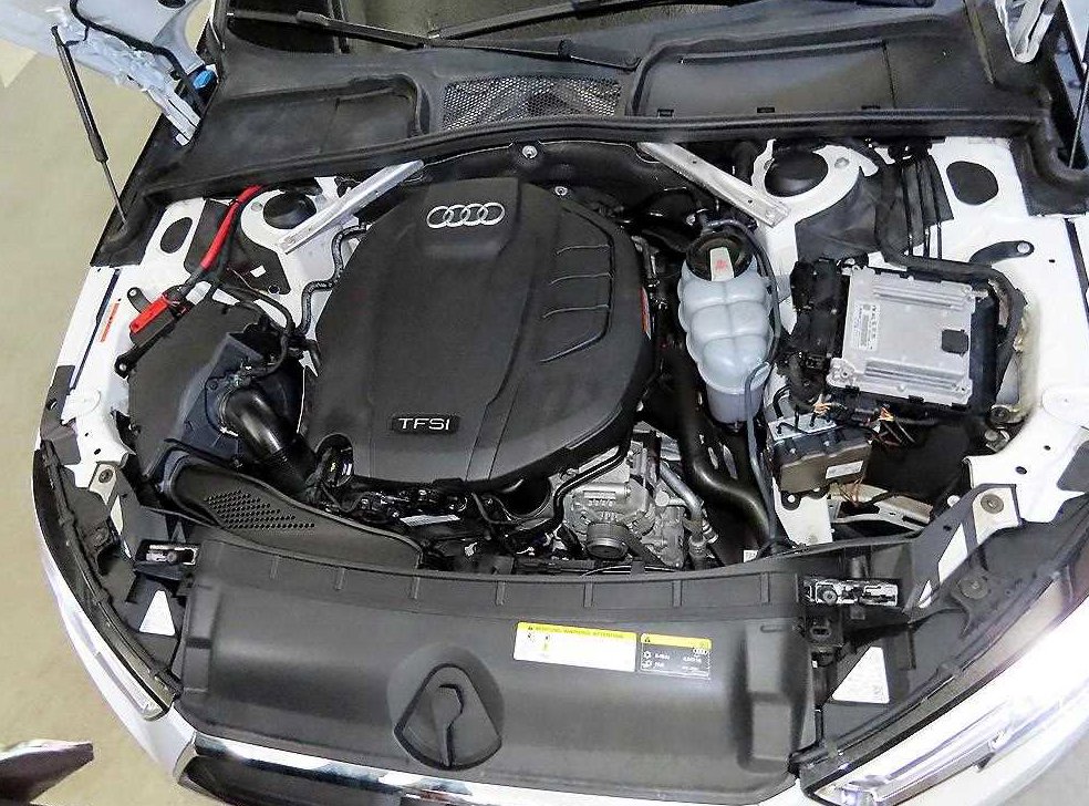 아우디 A4 40 TFSI 사진 18