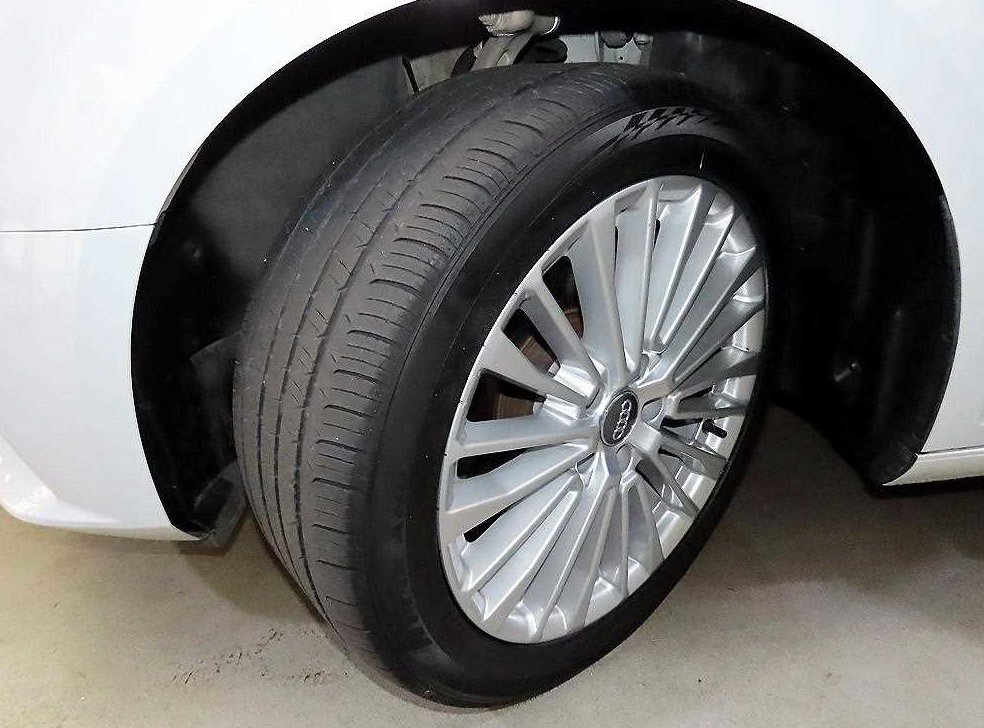 아우디 A4 40 TFSI 사진 19