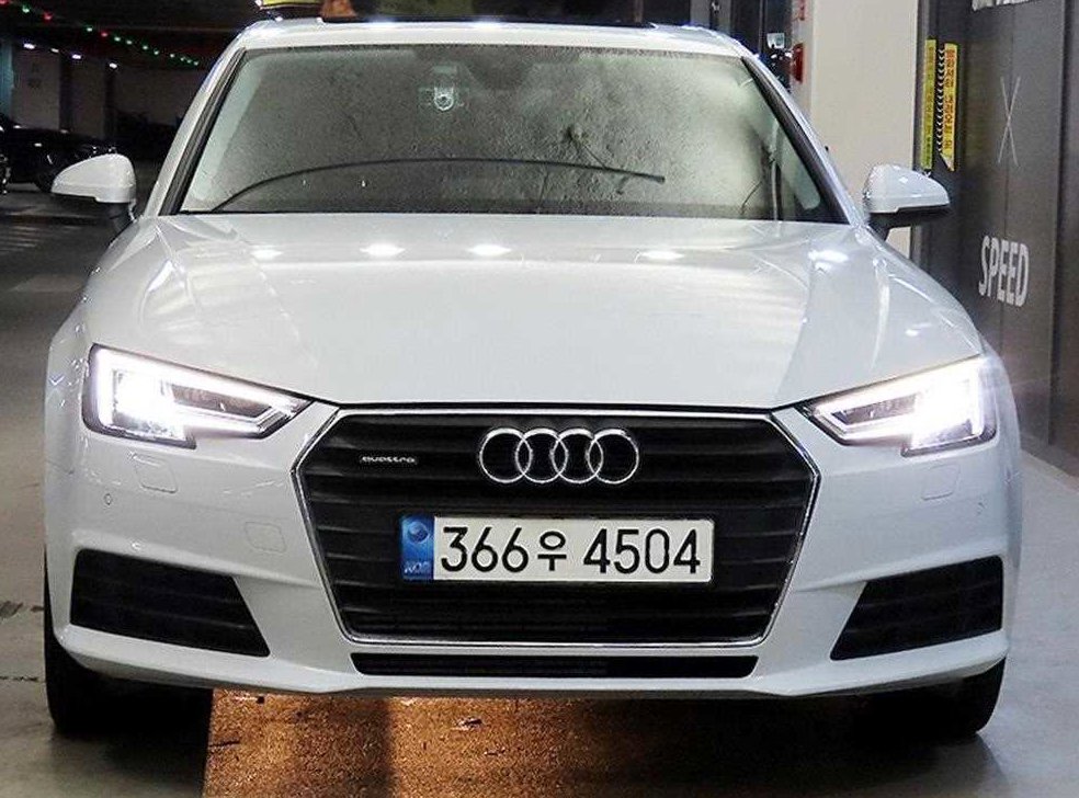 아우디 A4 40 TFSI 사진 2