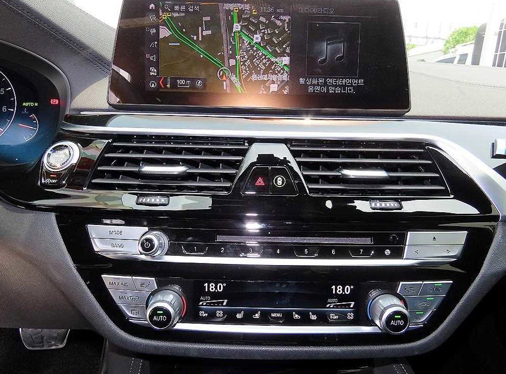 BMW 5시리즈 530i M 스포츠 플러스 사진 13