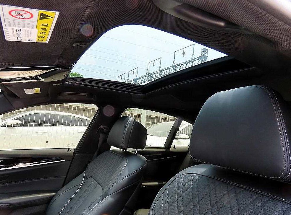 BMW 5시리즈 530i M 스포츠 플러스 사진 17