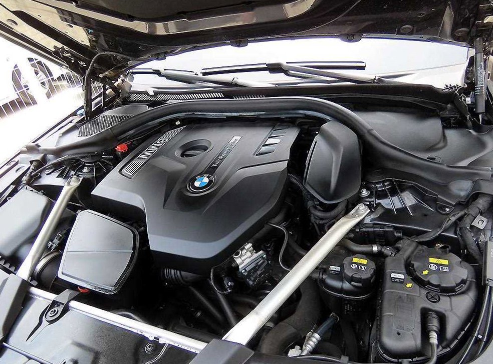 BMW 5시리즈 530i M 스포츠 플러스 사진 19