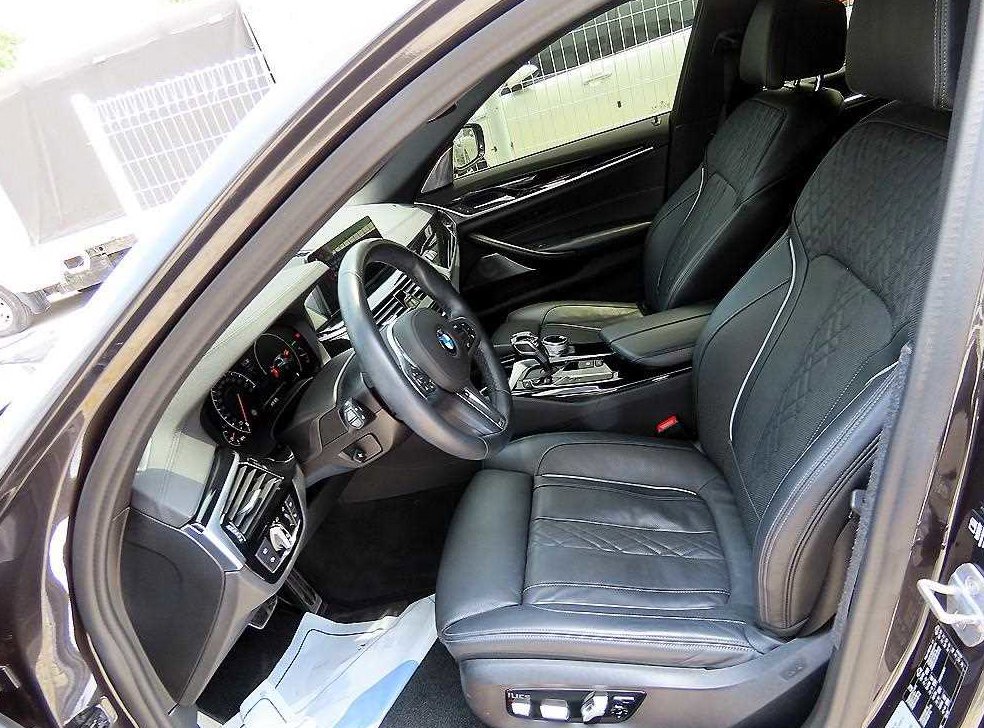 BMW 5시리즈 530i M 스포츠 플러스 사진 5