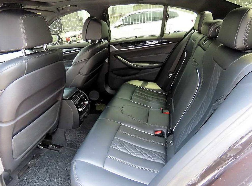 BMW 5시리즈 530i M 스포츠 플러스 사진 6