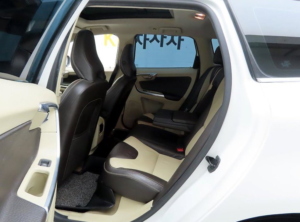 볼보 XC60 D5 AWD 사진 12