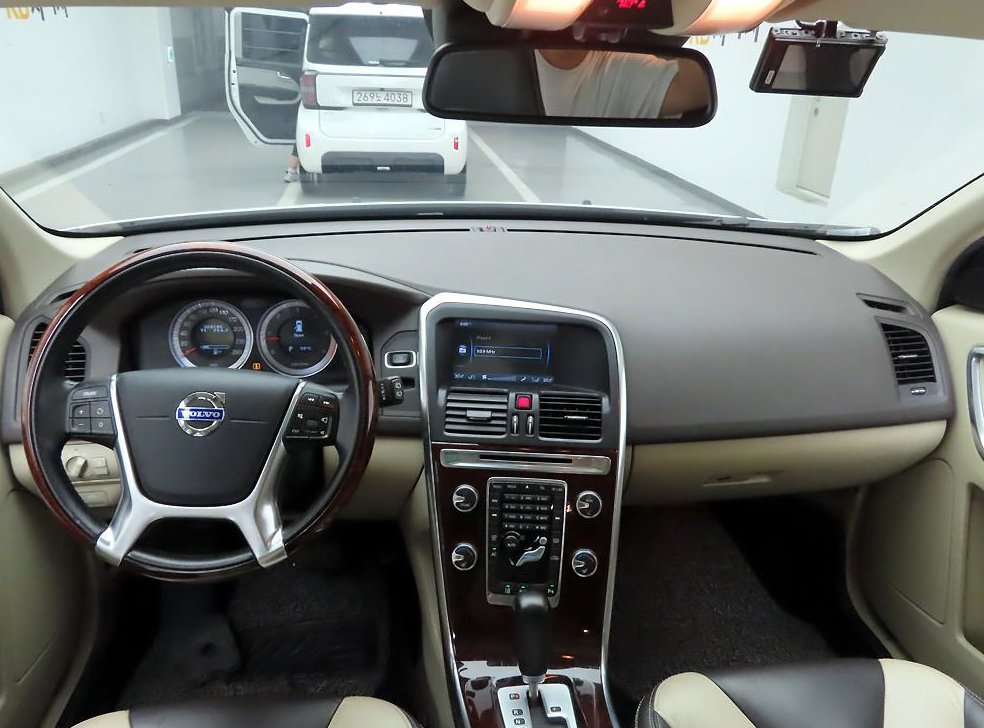볼보 XC60 D5 AWD 사진 6