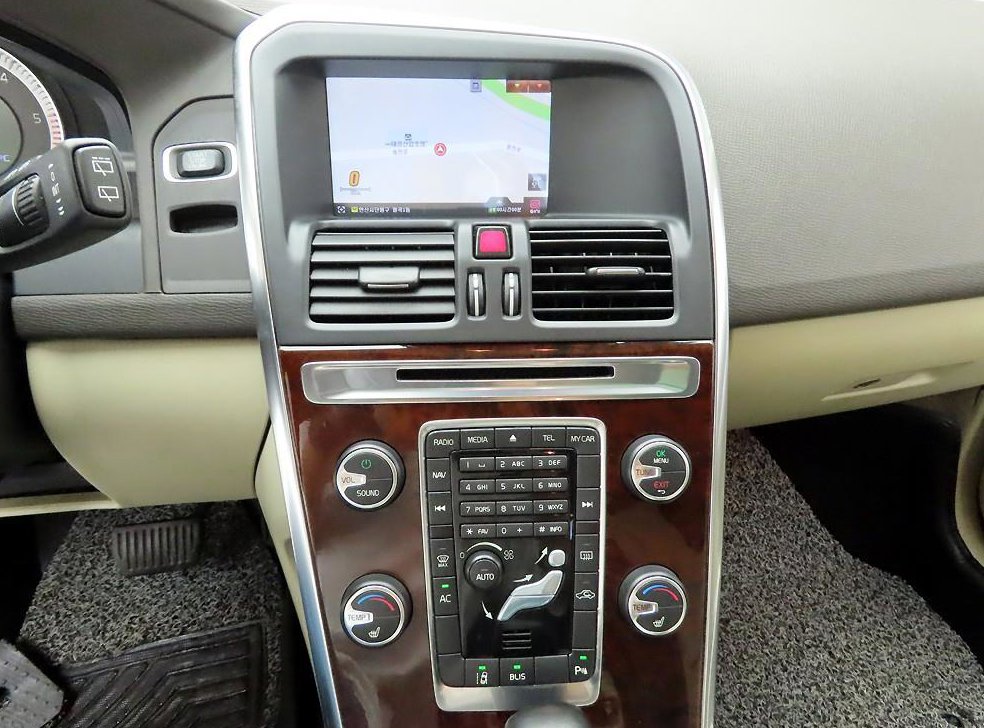 볼보 XC60 D5 AWD 사진 9