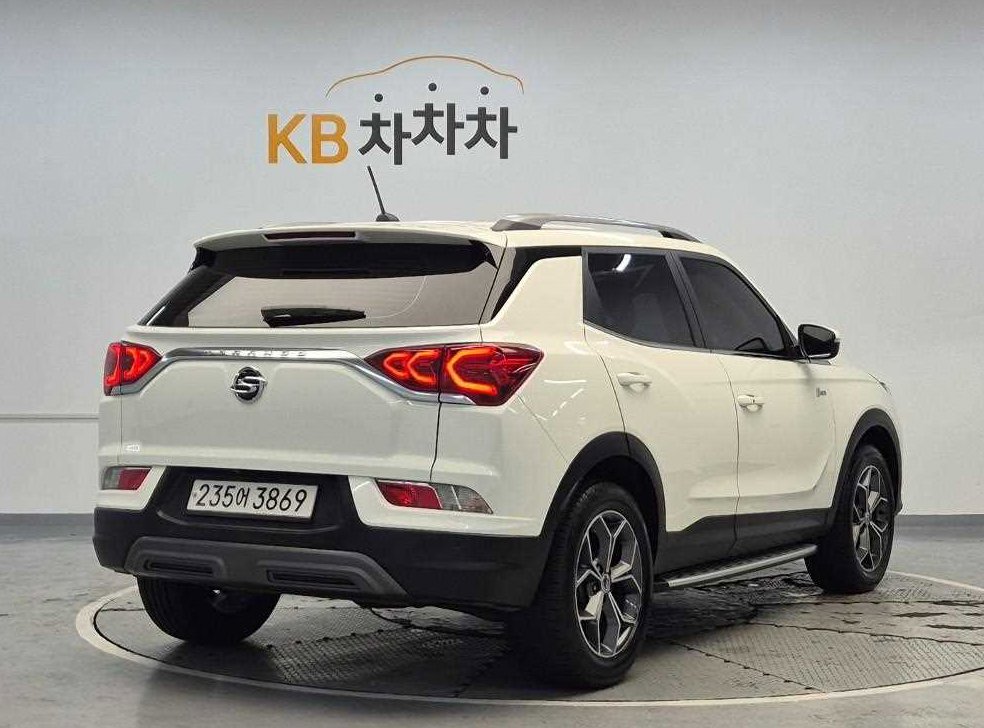 KG모빌리티(쌍용)  코란도 2WD 가솔린 1.5 C5 플러스 사진 3