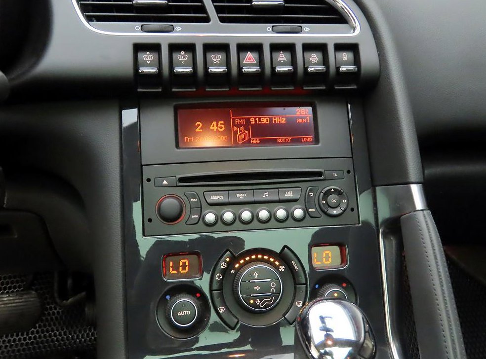 푸조 3008 1.6 e-HDI Active 사진 9