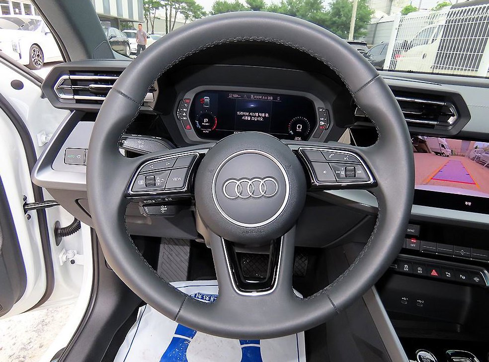 아우디 A3 40 TFSI 사진 8