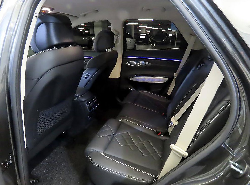 제네시스 GV70 e-AWD 사진 7