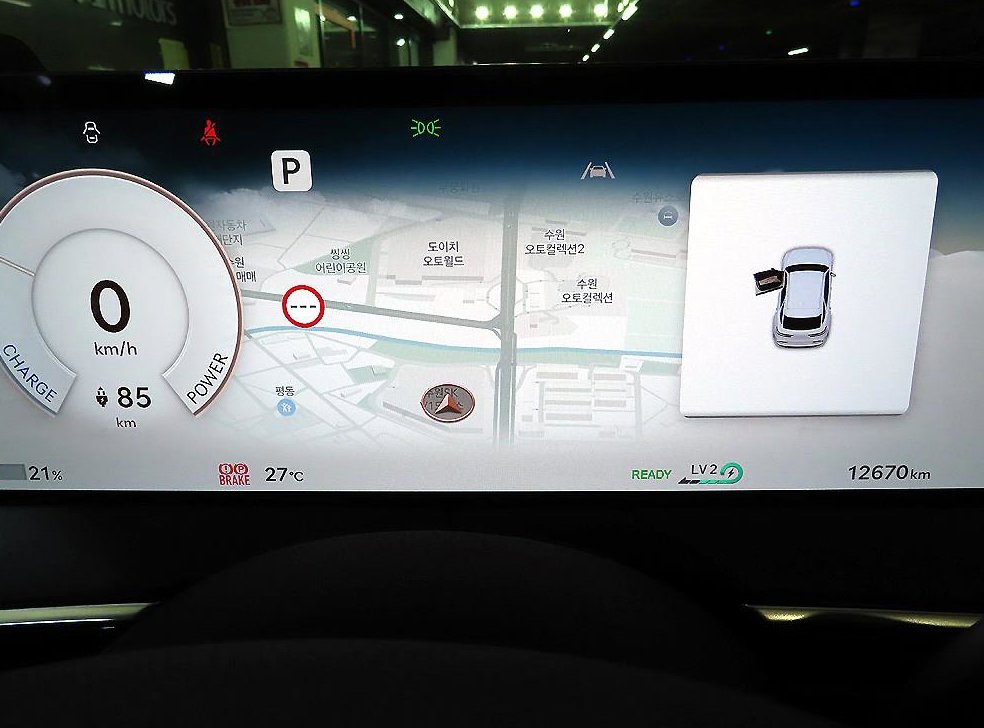 제네시스 GV70 e-AWD 사진 9