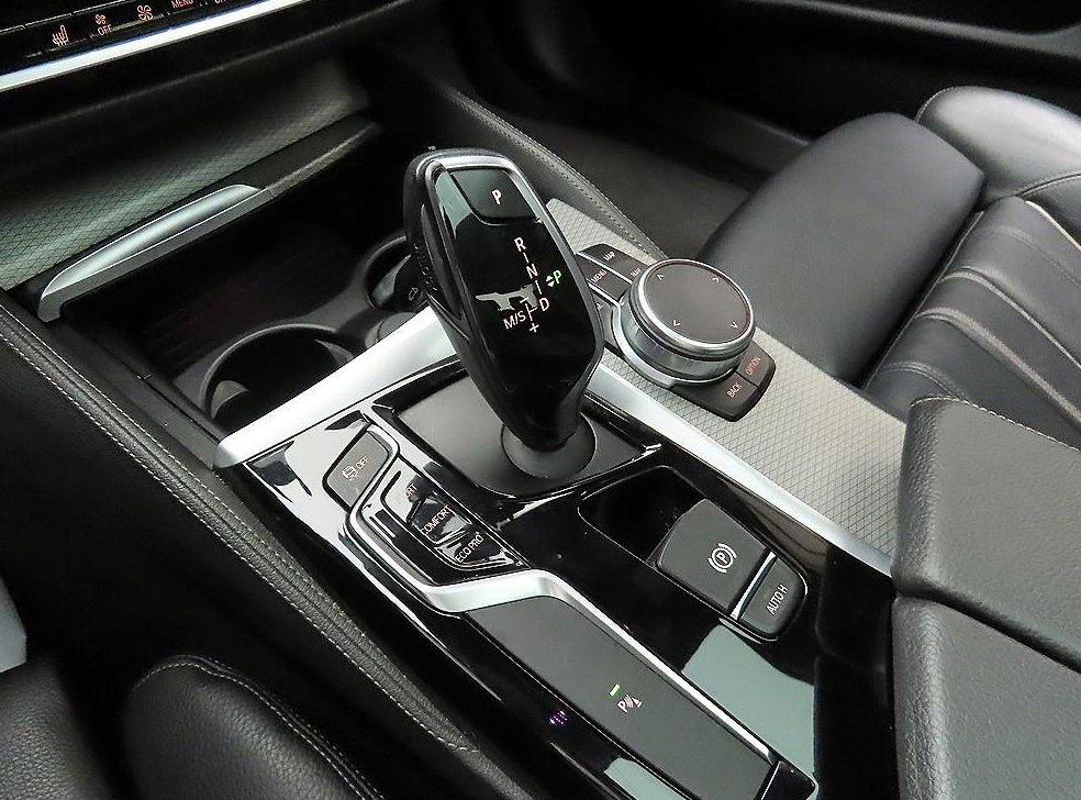 BMW 5시리즈 520d M 스포츠 플러스 사진 10