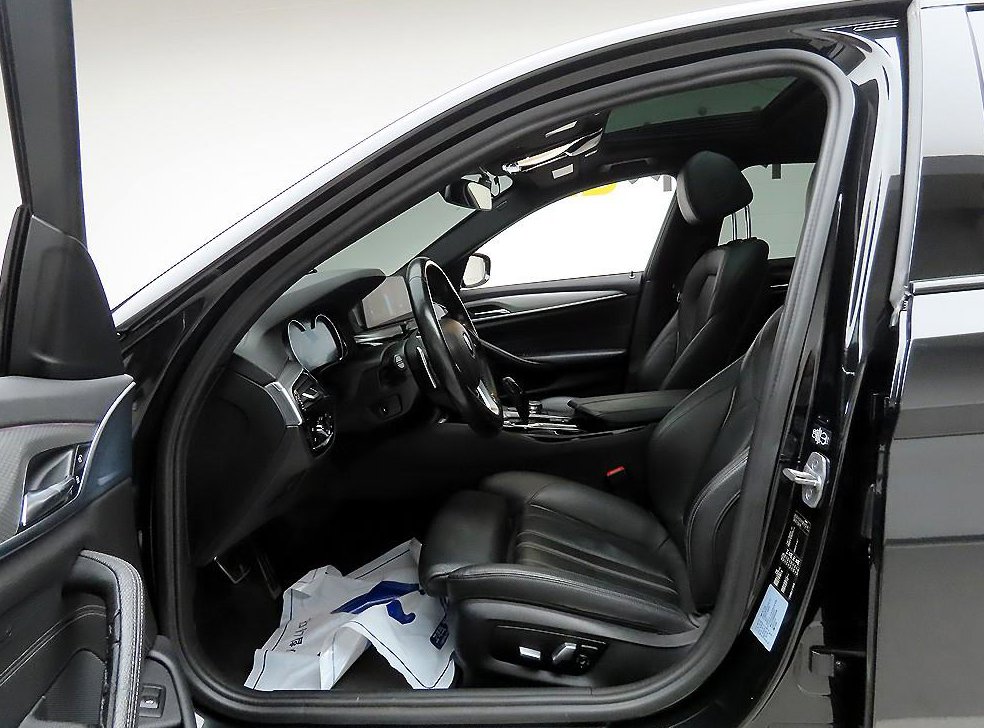 BMW 5시리즈 520d M 스포츠 플러스 사진 12