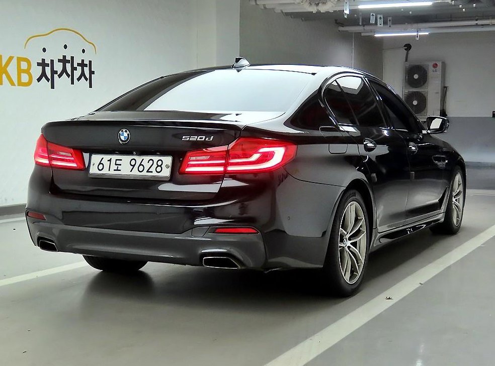 BMW 5시리즈 520d M 스포츠 플러스 사진 4