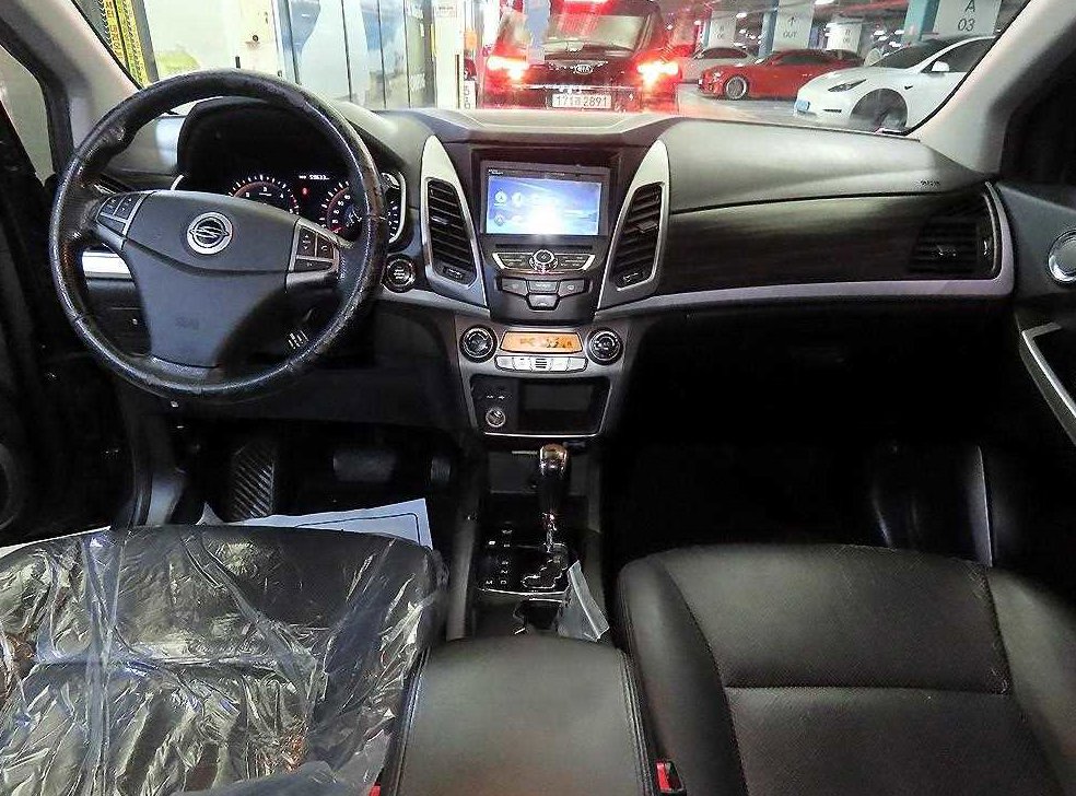 KG모빌리티(쌍용)  코란도 2WD 2.0 CVT 사진 10