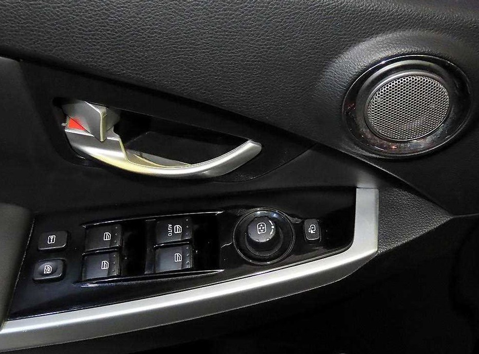 KG모빌리티(쌍용)  코란도 2WD 2.0 CVT 사진 14