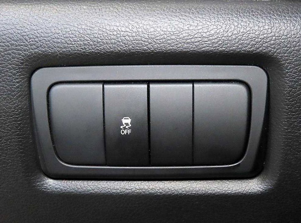 KG모빌리티(쌍용)  코란도 2WD 2.0 CVT 사진 15