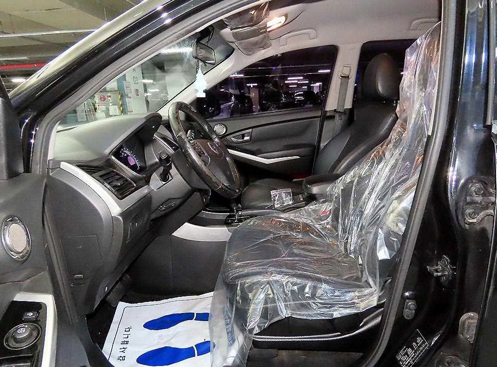 KG모빌리티(쌍용)  코란도 2WD 2.0 CVT 사진 6