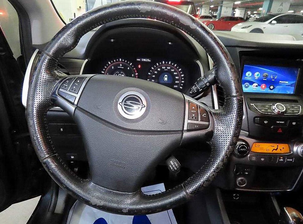 KG모빌리티(쌍용)  코란도 2WD 2.0 CVT 사진 8