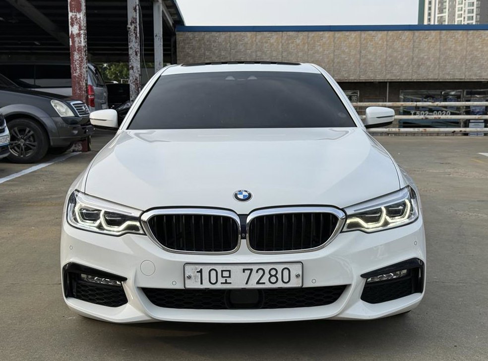 BMW 5시리즈 520d xDrive M 스포츠 플러스