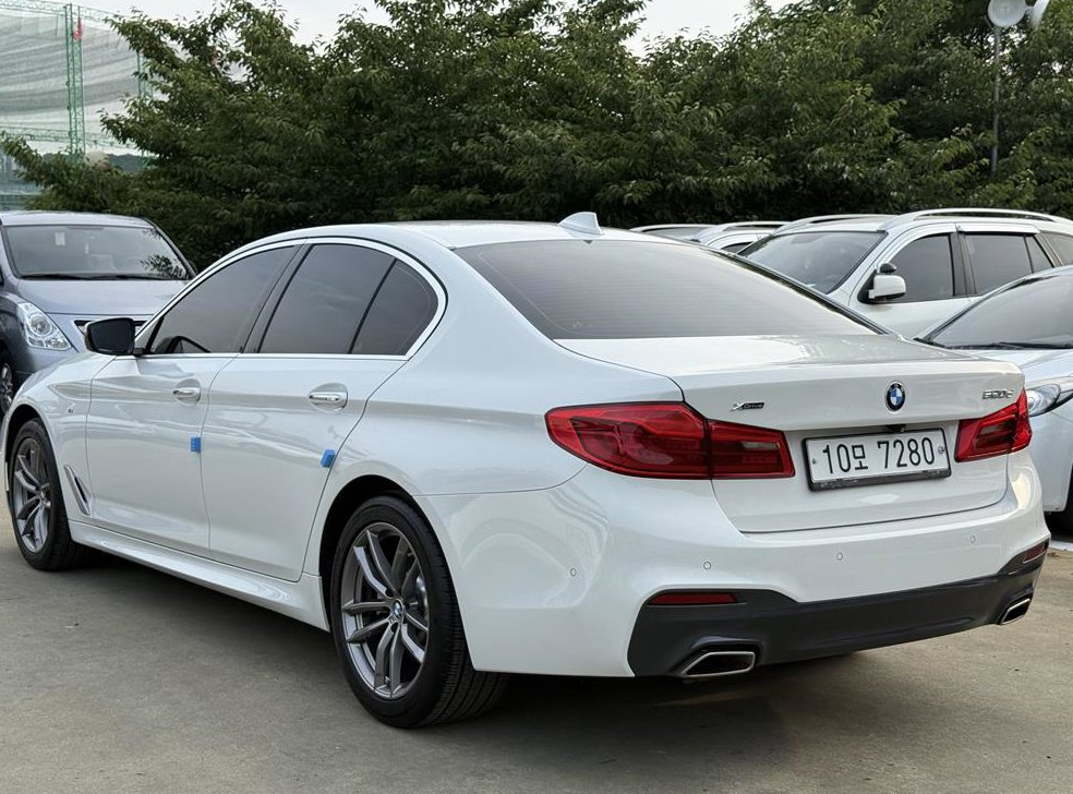 BMW 5시리즈 520d xDrive M 스포츠 플러스 사진 3