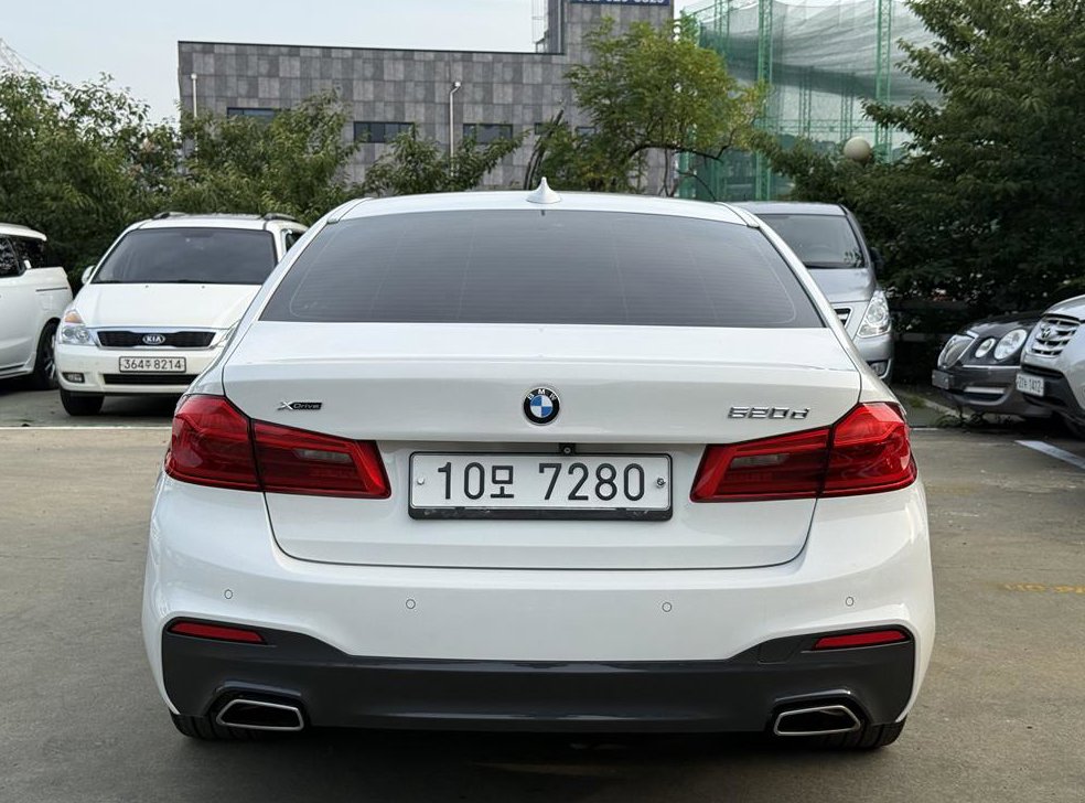 BMW 5시리즈 520d xDrive M 스포츠 플러스 사진 4