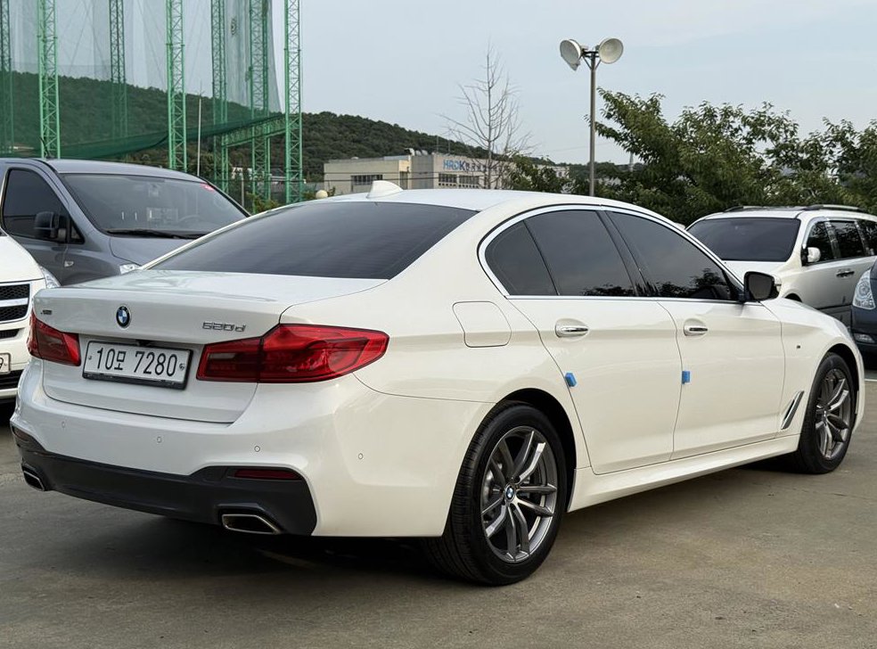 BMW 5시리즈 520d xDrive M 스포츠 플러스 사진 5