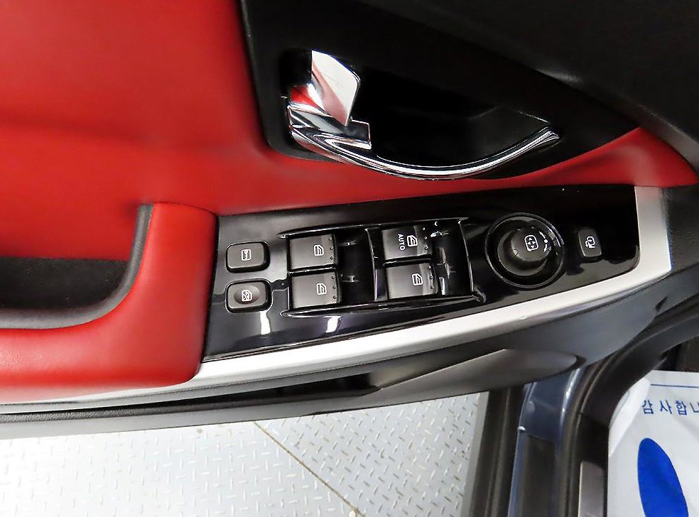 KG모빌리티(쌍용)  코란도 4WD 2.0 CVX 사진 11
