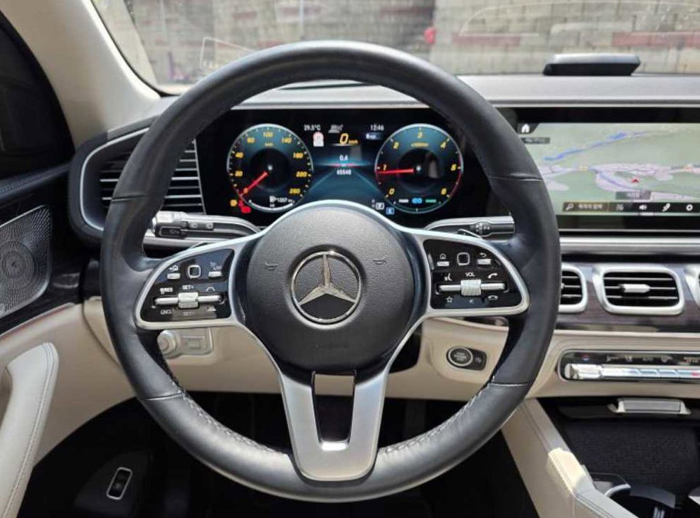 벤츠 GLE 클래스 GLE 300d 4MATIC 사진 11