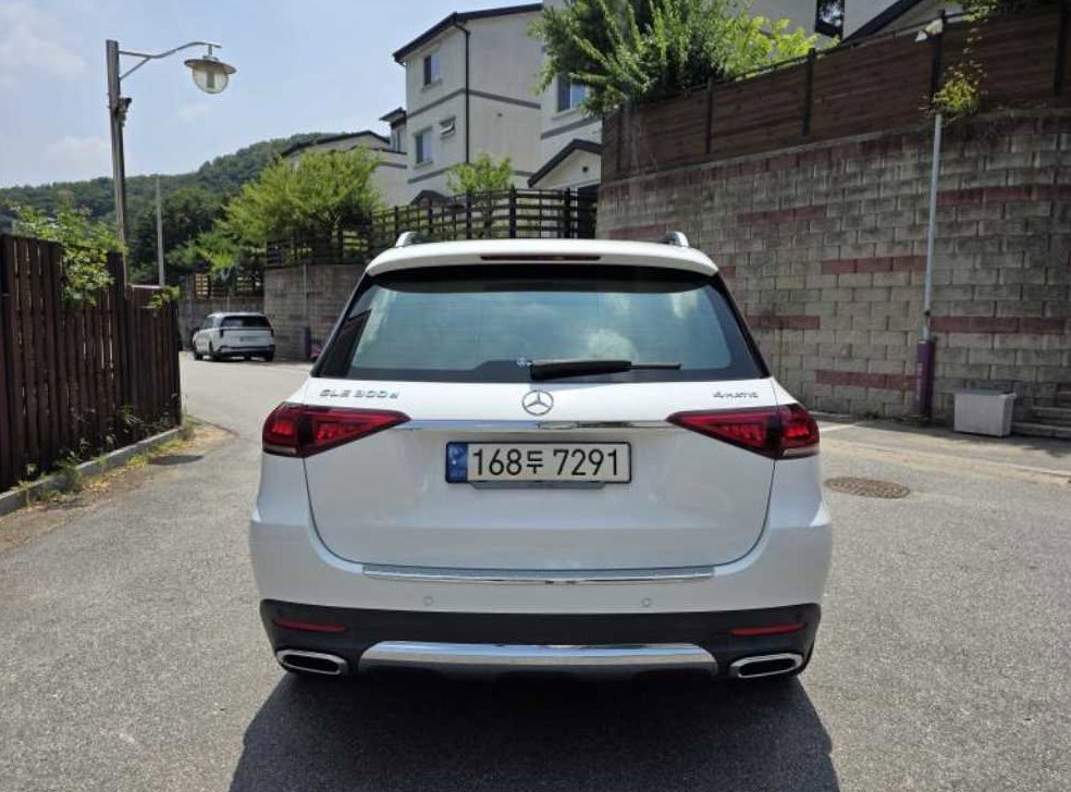 벤츠 GLE 클래스 GLE 300d 4MATIC 사진 3