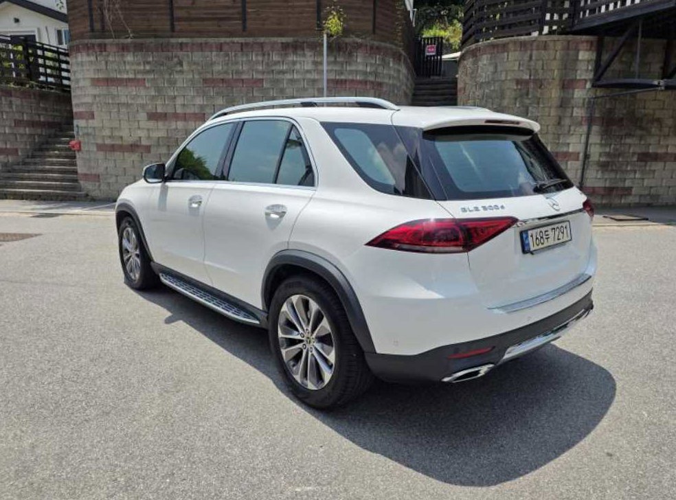 벤츠 GLE 클래스 GLE 300d 4MATIC 사진 4