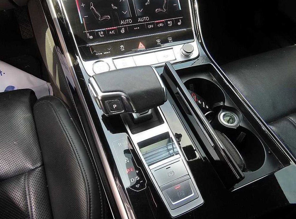 아우디 A8 55 TFSI 콰트로 LWB 사진 11