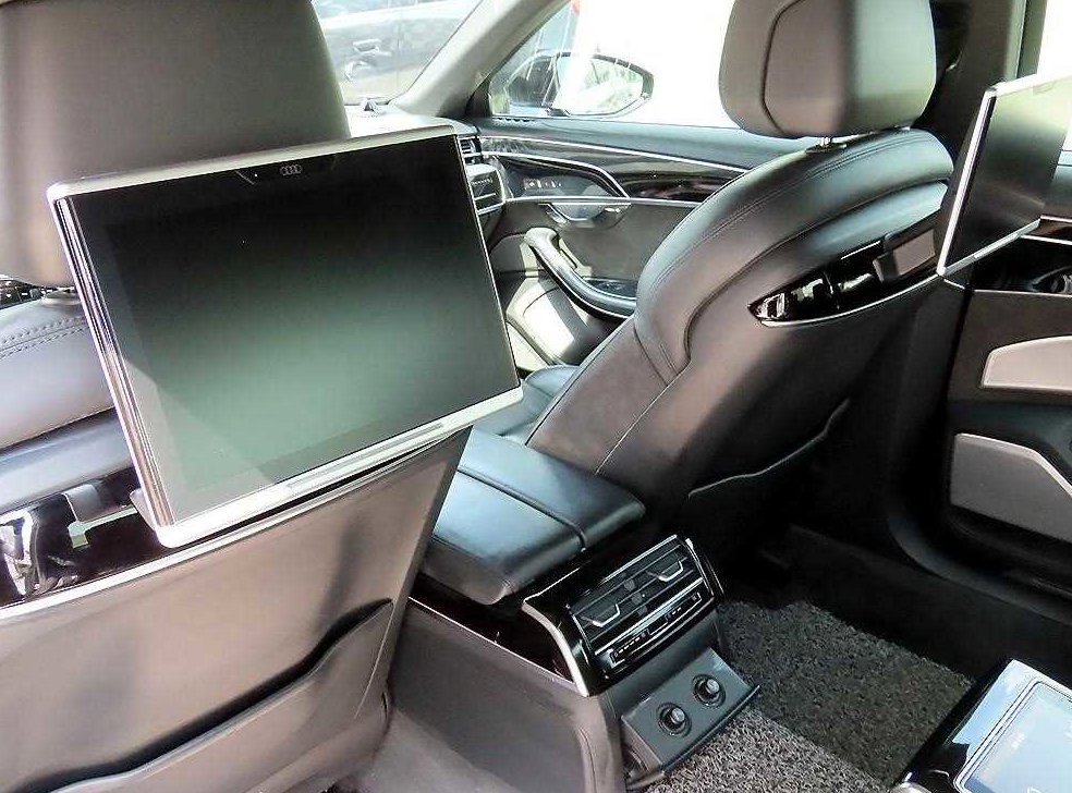 아우디 A8 55 TFSI 콰트로 LWB 사진 15