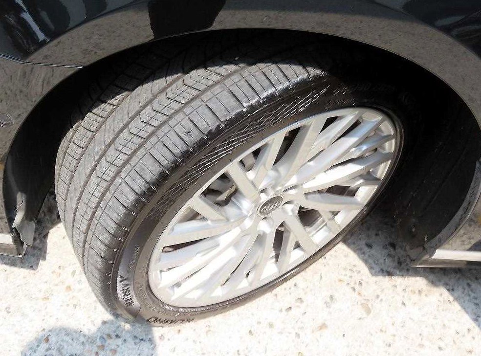 아우디 A8 55 TFSI 콰트로 LWB 사진 20