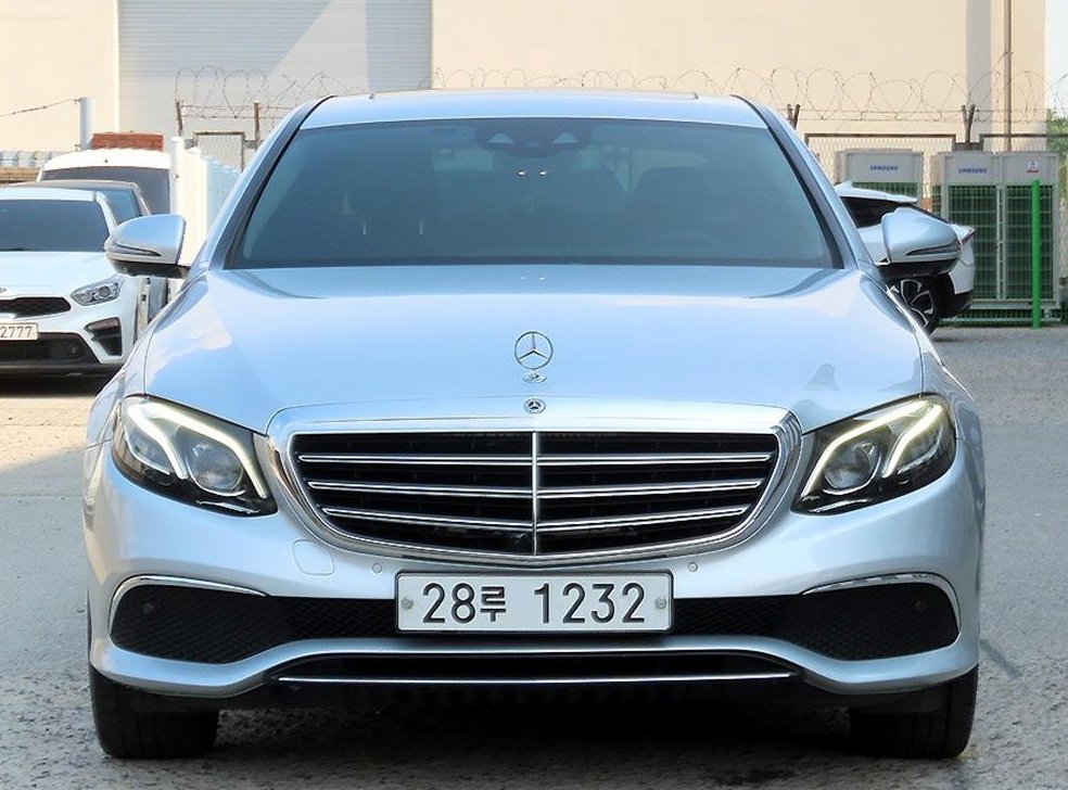 벤츠 E 클래스 E300 4MATIC 익스클루시브