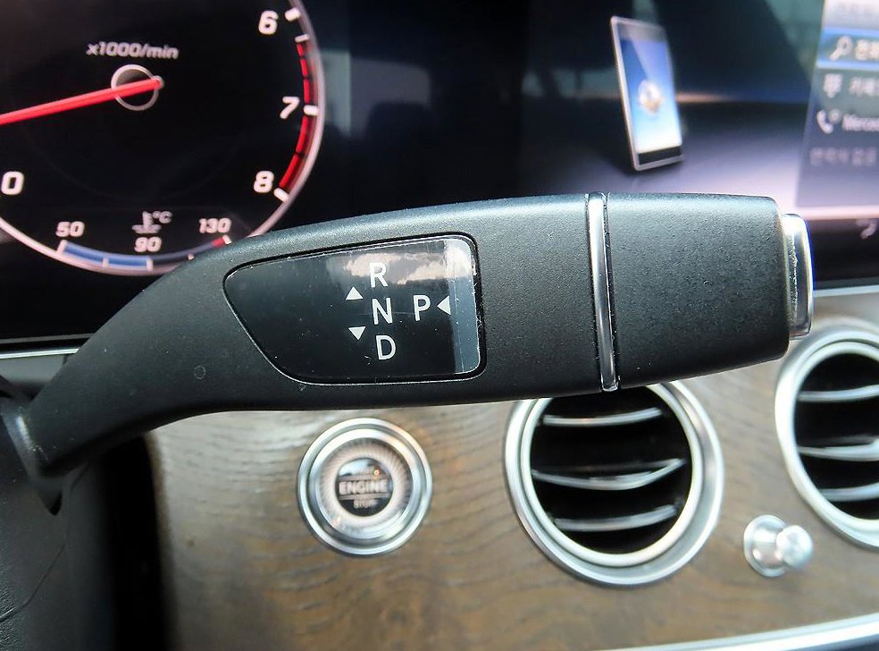 벤츠 E 클래스 E300 4MATIC 익스클루시브 사진 11