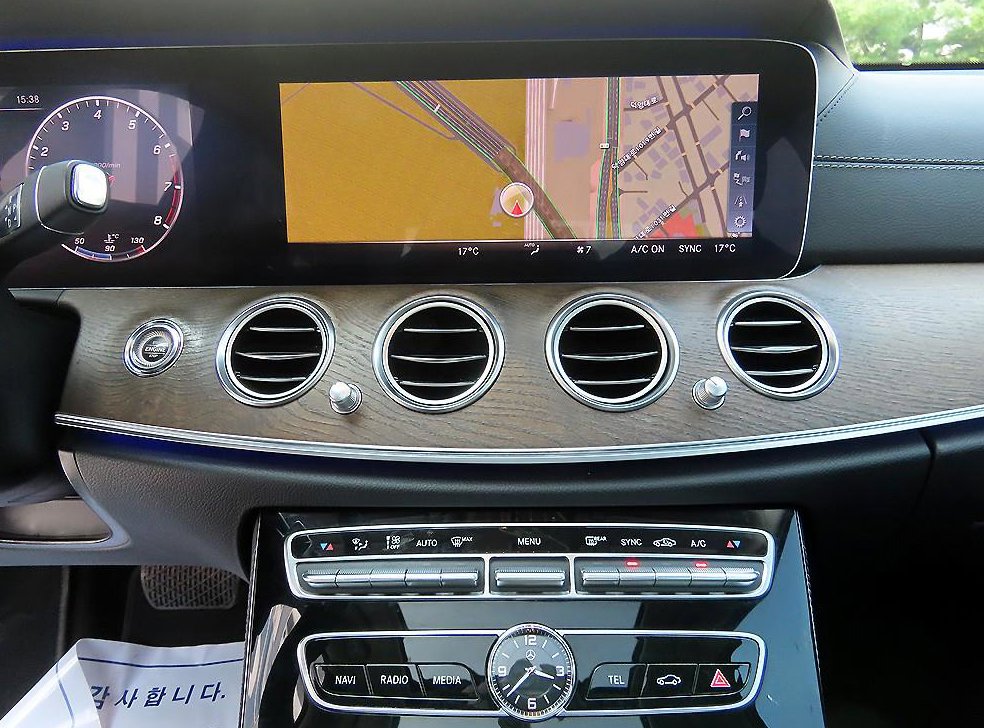 벤츠 E 클래스 E300 4MATIC 익스클루시브 사진 13