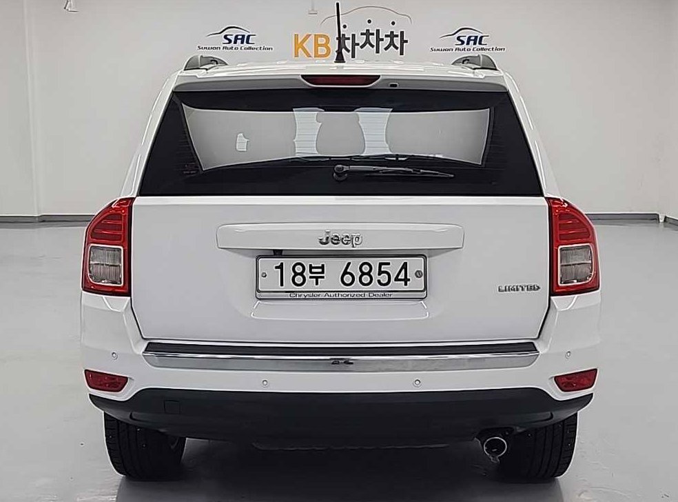 지프 컴패스 2.4 리미티드 사진 3
