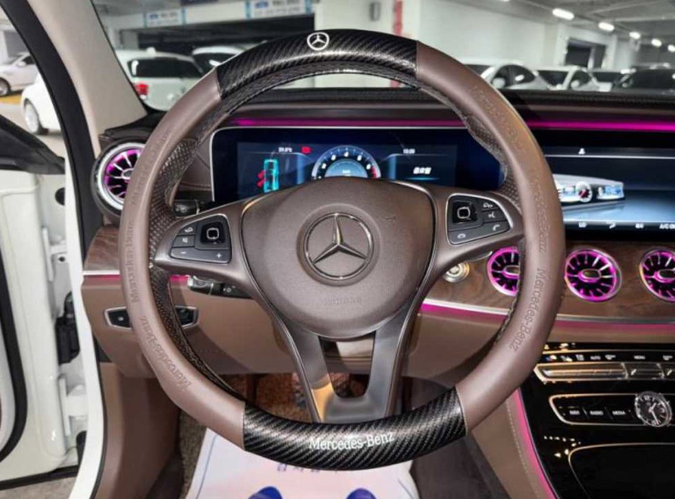 벤츠 E 클래스 E300 아방가르드 사진 8